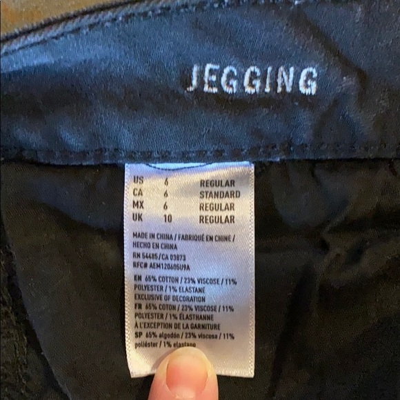 AE Distressed Super Super Stretch Size 6 Jegging - Picture 3 of 4